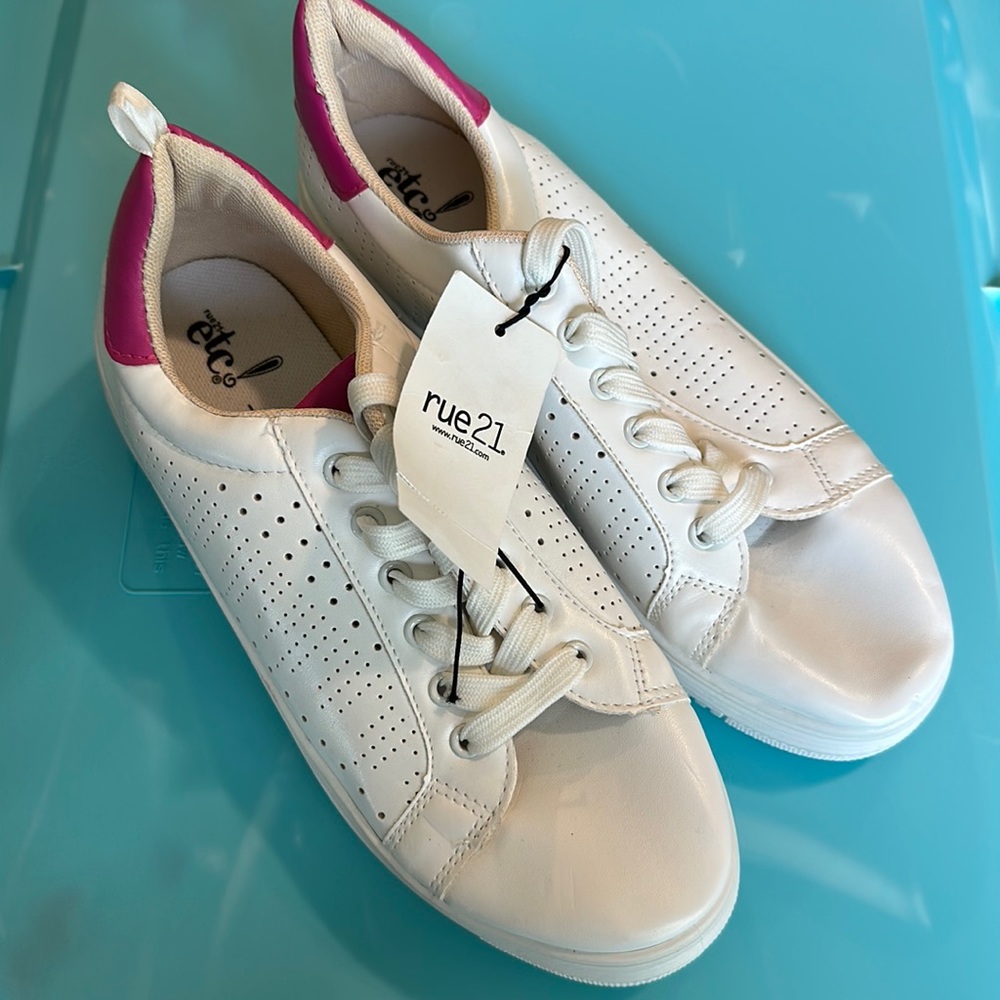 rue 21 white pink women’s sneakers size L (8-9)